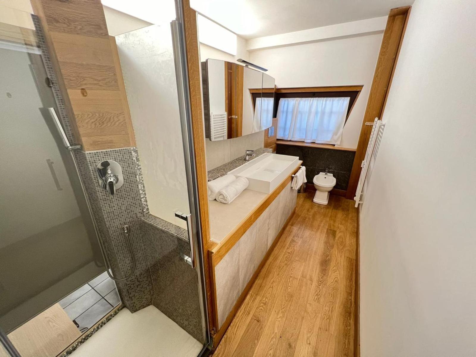 "R&P Apartment", Short Term Stay, Elegant Design, Bisceglie Metro Station, Easy For San Siro And Fiera Milano, Free Parking מראה חיצוני תמונה